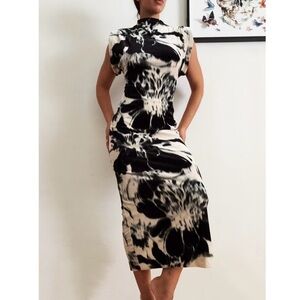 Zara Black and Cream Floral Dress 🌻